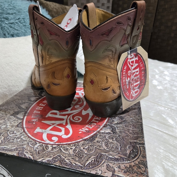 Laredo Tan Western Boots with Red and Brown Accents Brand New In Box. - Picture 6 of 9